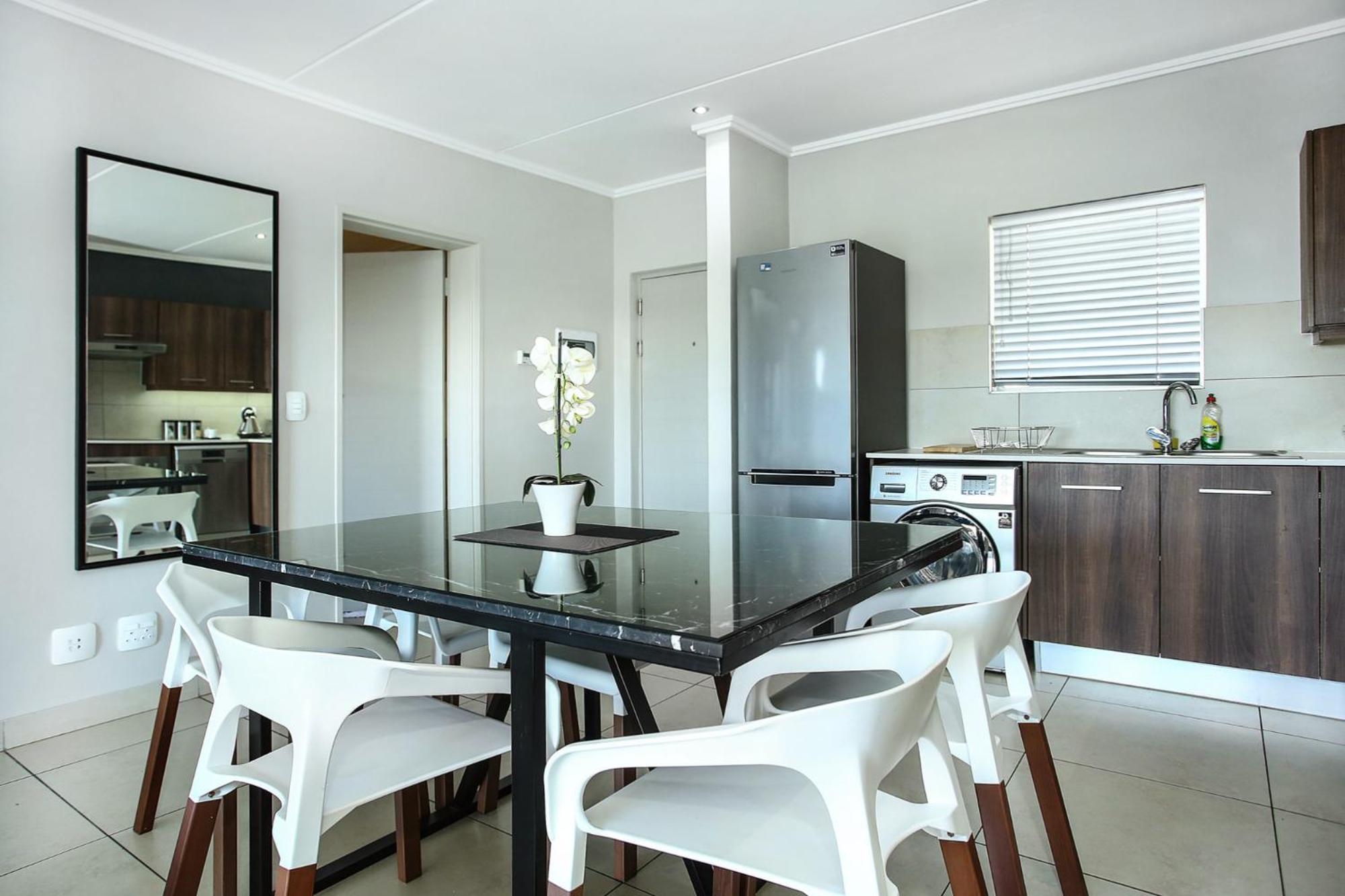 Epic Lifestyle Apartment Sandton Йоханнесбург Экстерьер фото